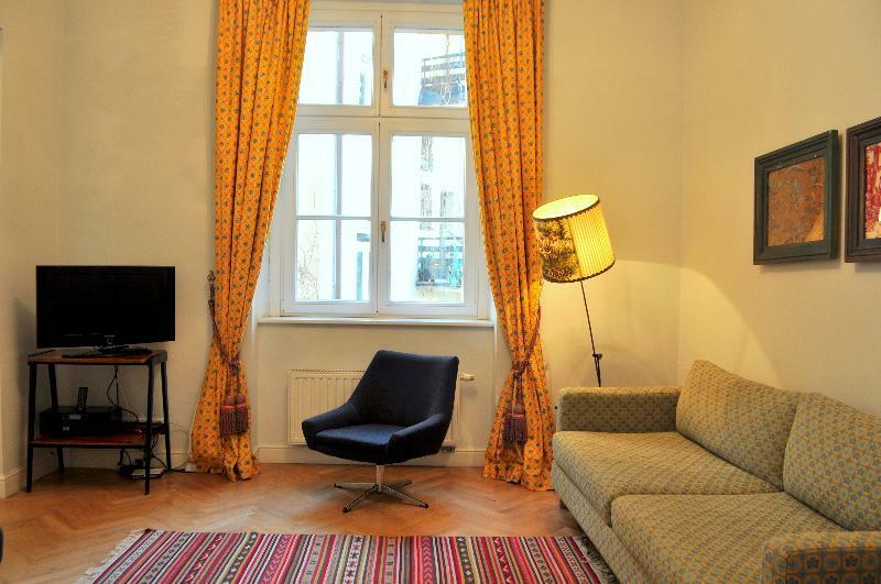 Crystal Old Town Aparthotel 3*